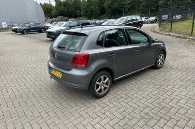 Volkswagen Polo (2013) thumbnail 3
