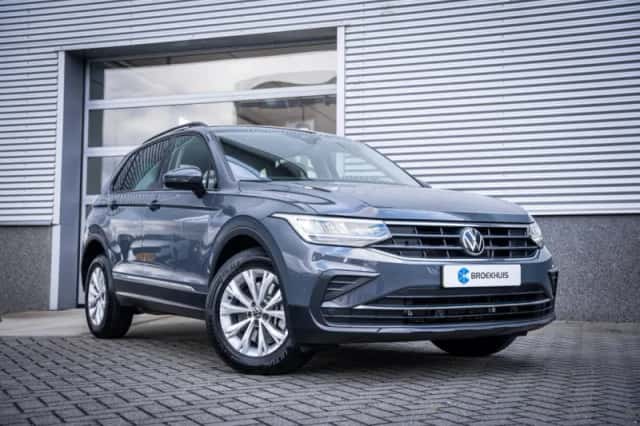 Volkswagen Tiguan (2023) thumbnail 2