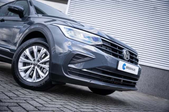 Volkswagen Tiguan (2023) thumbnail 3