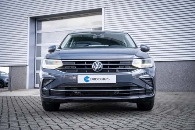 Volkswagen Tiguan (2023) thumbnail 4