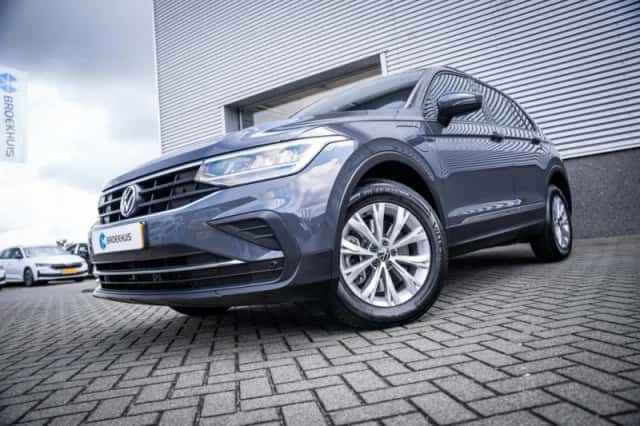 Volkswagen Tiguan (2023) thumbnail 5