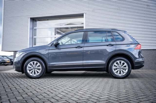 Volkswagen Tiguan (2023) thumbnail 6