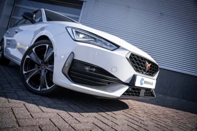 CUPRA Leon Sportstourer (2024) thumbnail 2