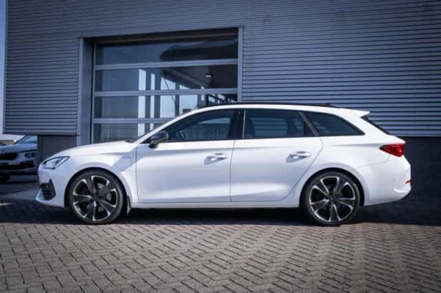 CUPRA Leon Sportstourer (2024) thumbnail 4