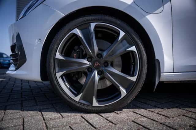CUPRA Leon Sportstourer (2024) thumbnail 5
