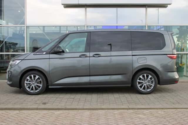 Volkswagen Multivan (2025) thumbnail 13