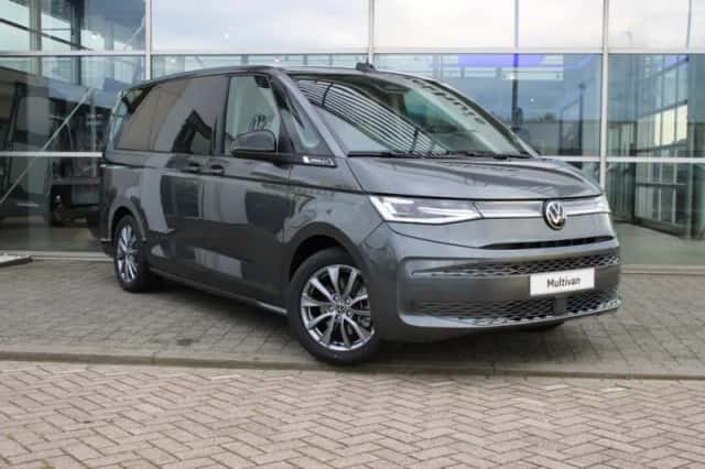Volkswagen Multivan (2025) thumbnail 3