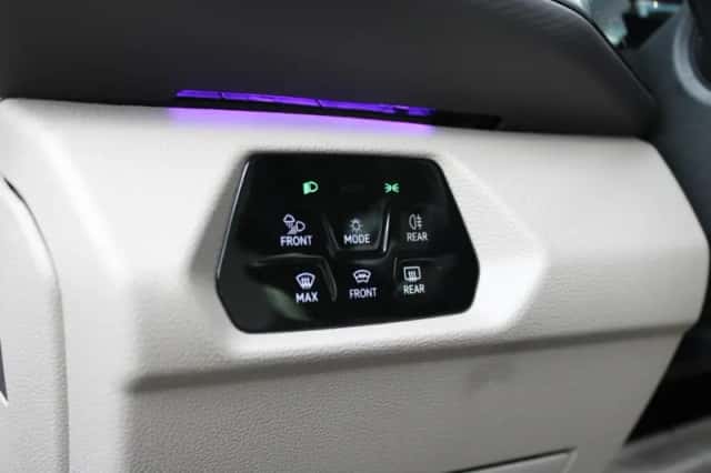 Volkswagen Multivan (2025) thumbnail 22