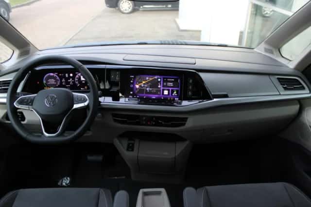Volkswagen Multivan (2025) thumbnail 24