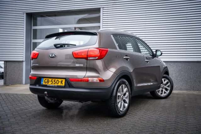 Kia Sportage (2015) thumbnail 16