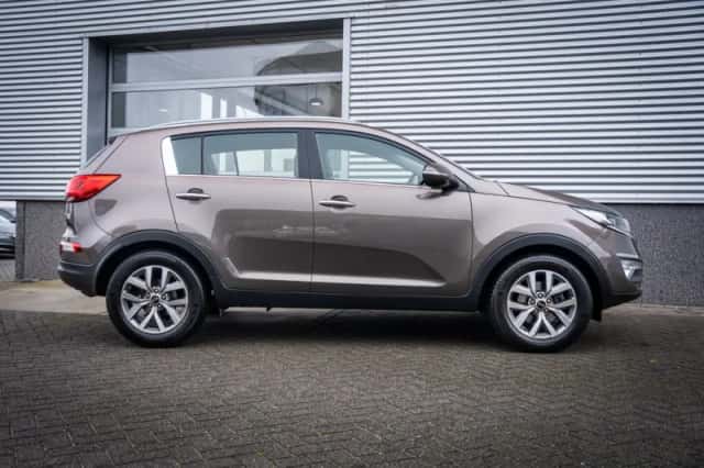 Kia Sportage (2015) thumbnail 17