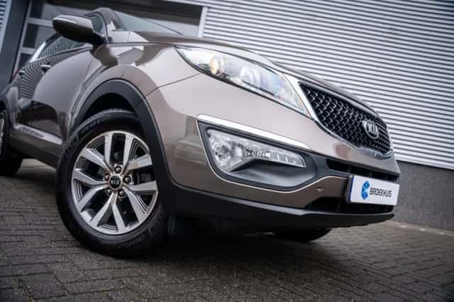 Kia Sportage (2015) thumbnail 4