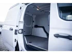 Volkswagen Caddy (2024) thumbnail 3