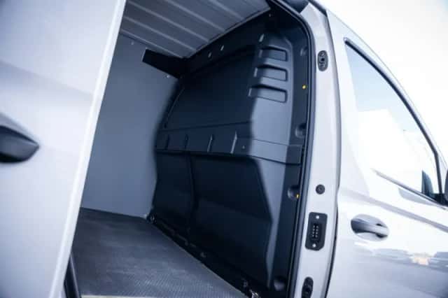 Volkswagen Caddy (2024) thumbnail 4