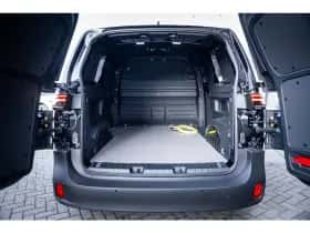 Volkswagen ID.Buzz Cargo (2026) thumbnail 4