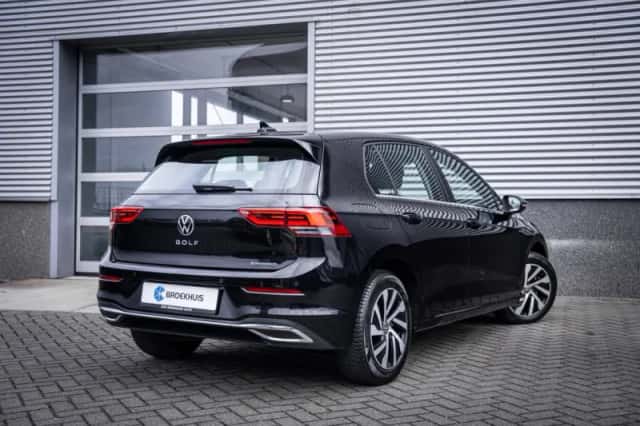 Volkswagen Golf (2023) thumbnail 15