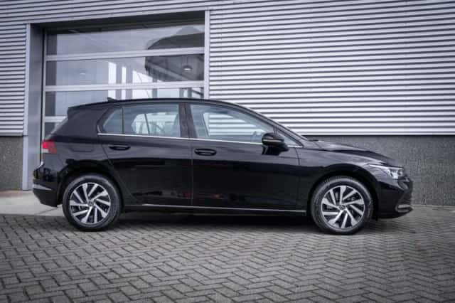 Volkswagen Golf (2023) thumbnail 16