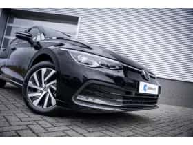 Volkswagen Golf (2023) thumbnail 3
