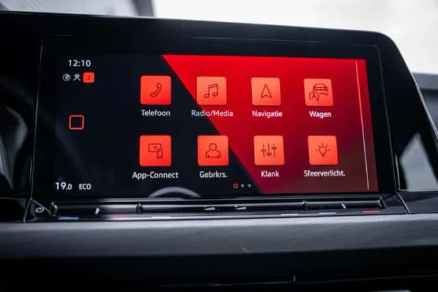 Volkswagen Golf (2023) thumbnail 21