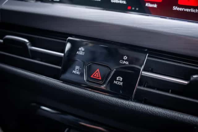 Volkswagen Golf (2023) thumbnail 27