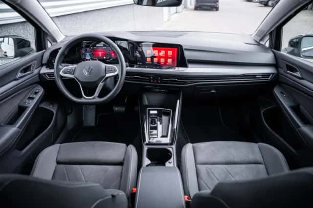 Volkswagen Golf (2023) thumbnail 34
