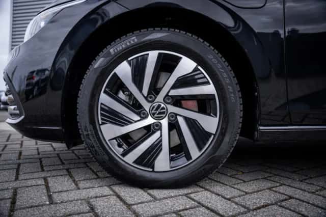 Volkswagen Golf (2023) thumbnail 7