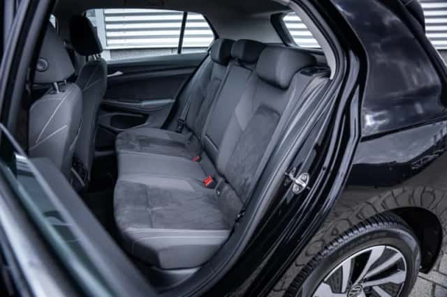 Volkswagen Golf (2023) thumbnail 9