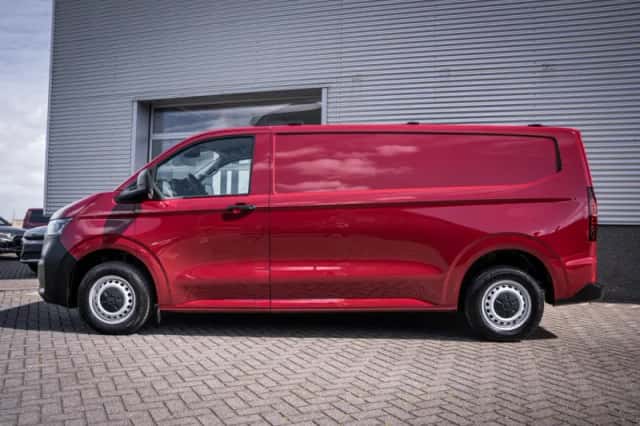 Volkswagen E-Transporter (2026) thumbnail 2