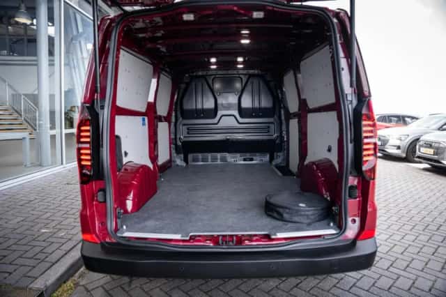 Volkswagen E-Transporter (2026) thumbnail 15