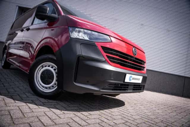 Volkswagen E-Transporter (2026) thumbnail 5