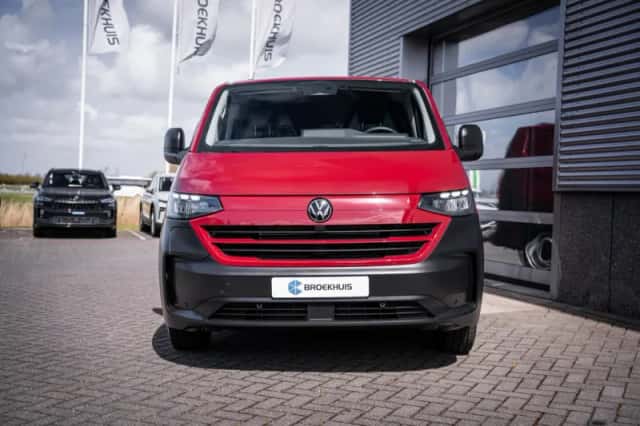 Volkswagen E-Transporter (2026) thumbnail 6