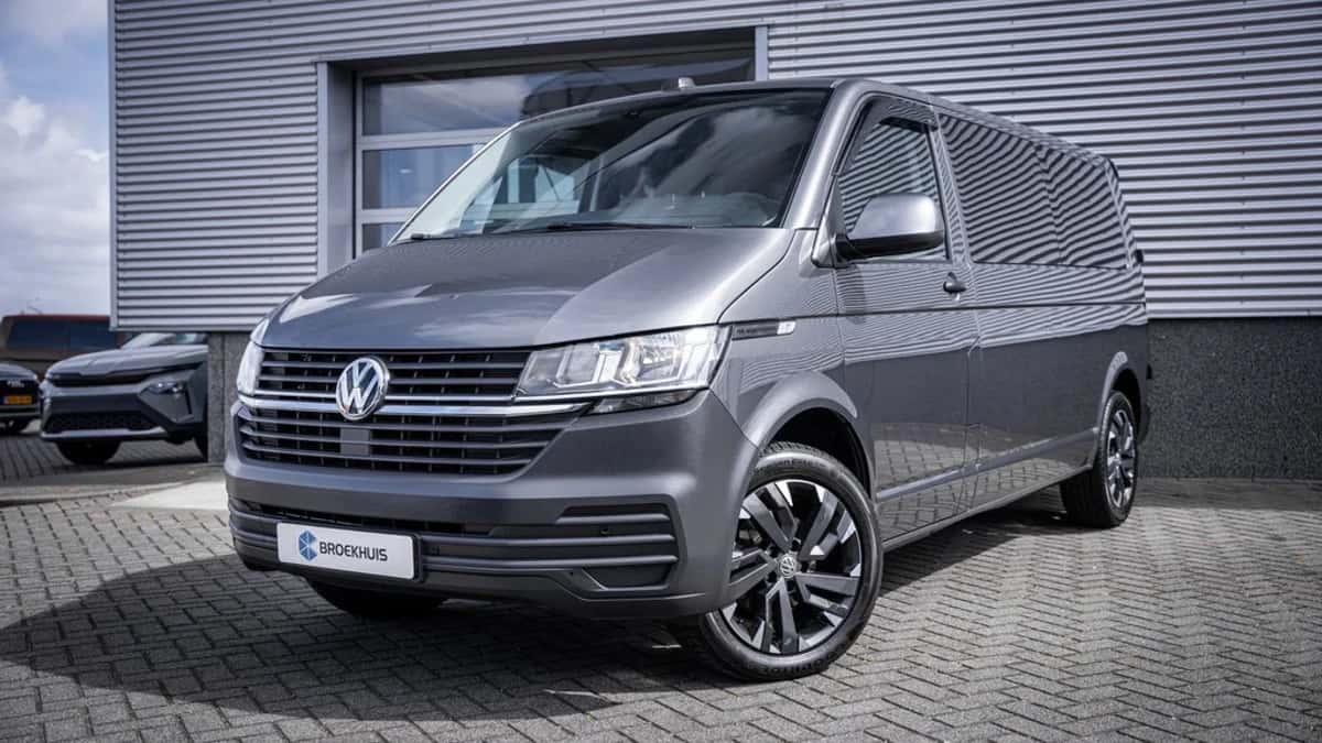 Volkswagen Transporter (2023) — foto 1