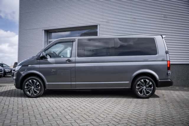 Volkswagen Transporter (2023) thumbnail 2