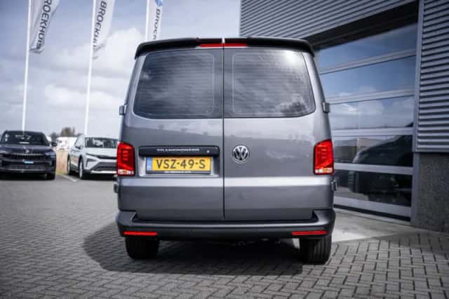 Volkswagen Transporter (2023) thumbnail 23