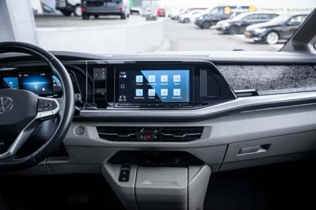 Volkswagen Multivan (2023) thumbnail 17
