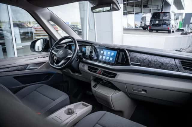 Volkswagen Multivan (2023) thumbnail 18