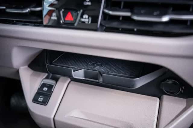 Volkswagen Multivan (2023) thumbnail 20