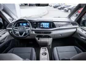 Volkswagen Multivan (2023) thumbnail 3