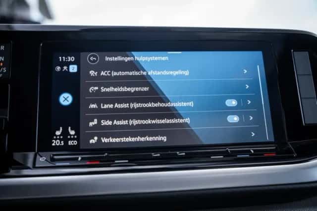 Volkswagen Multivan (2023) thumbnail 29