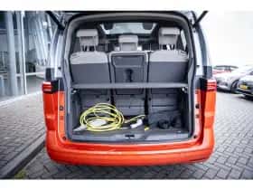 Volkswagen Multivan (2023) thumbnail 9