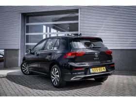 Volkswagen Golf (2023) thumbnail 11