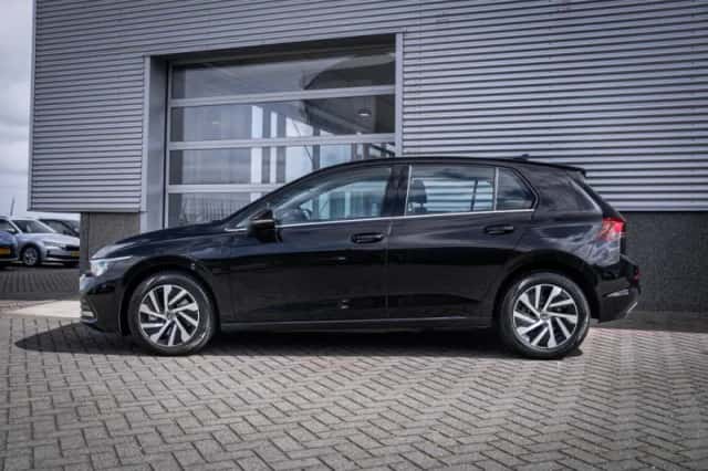 Volkswagen Golf (2023) thumbnail 14