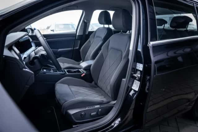 Volkswagen Golf (2023) thumbnail 15