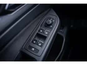 Volkswagen Golf (2023) thumbnail 16
