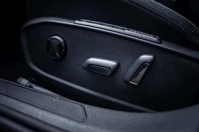 Volkswagen Golf (2023) thumbnail 18