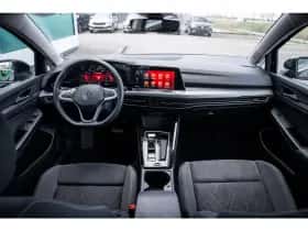 Volkswagen Golf (2023) thumbnail 23