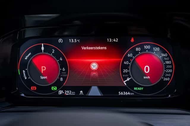 Volkswagen Golf (2023) thumbnail 29