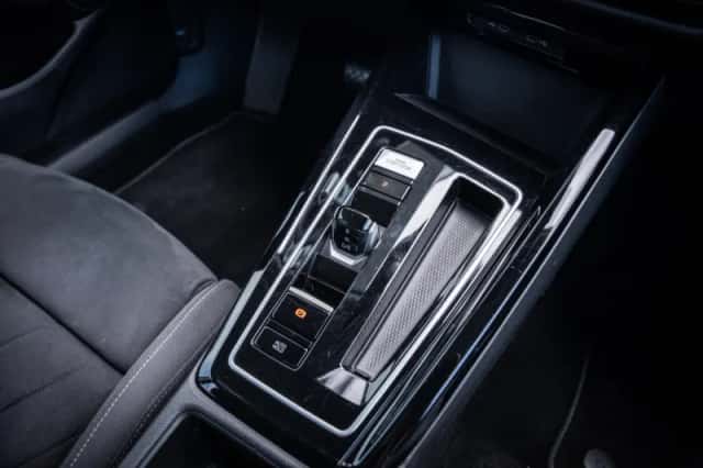Volkswagen Golf (2023) thumbnail 31