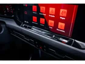 Volkswagen Golf (2023) thumbnail 32