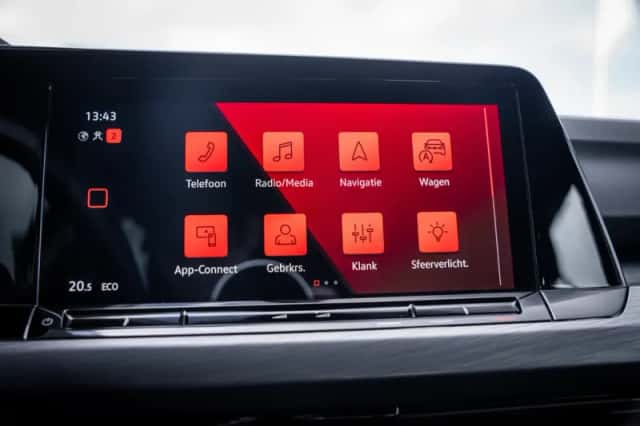 Volkswagen Golf (2023) thumbnail 33